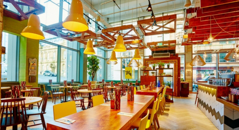 Colourful inside of a Giraffe restaurant