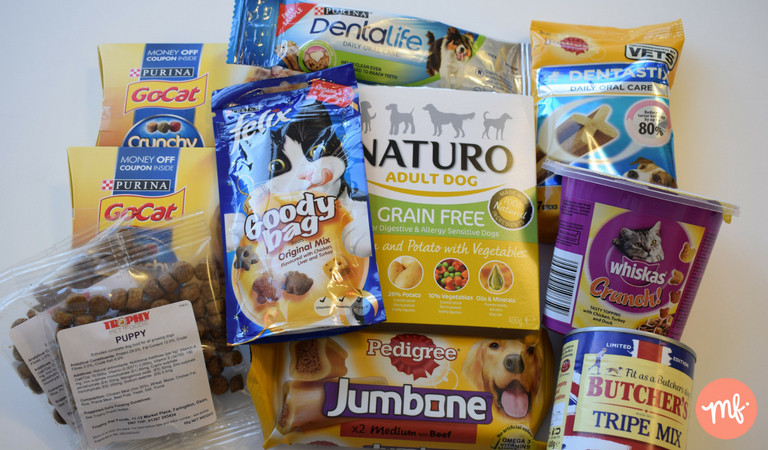 Collection of free pet food, including brands Purina, Felix, Whiskas, Pedigree & Naturo.