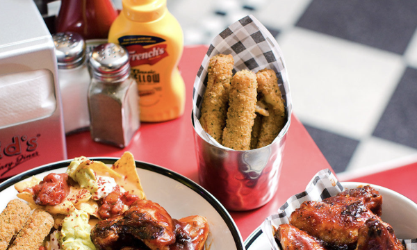 <span class="merchant-title">Ed's Easy Diner</span> | Free Starter or Dessert with any Main