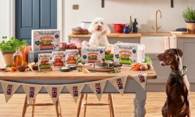 Win a Forthglade Dog Food Bundle + Omlet Dog Bed